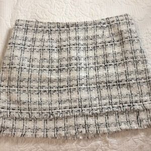Skirt tweed material only worn once!